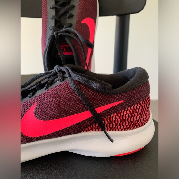 NIKE FLEX LIKE NEW SIZE 12 VERY LIGHT SNEAKERS GREAT TRAVEL SHOE. RARE COLOR - Picture 4 of 8